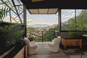 Interior - Luxury Suite - Rooftop, Jacuzzi & Balcony (Medellín)