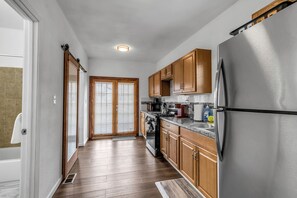 Mikrobølgeovn, ovn og kokeplater