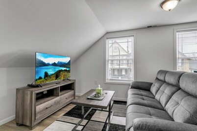 3-Bedroom 2-Bath House Sleeps 8 Buffalo NY