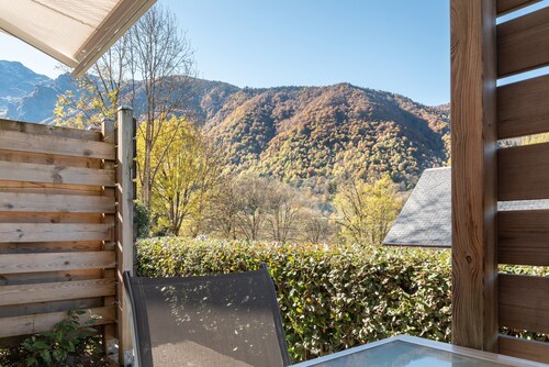 Gîte 'Clarabide' with Mountain View, Private Terrace and Wi-Fi