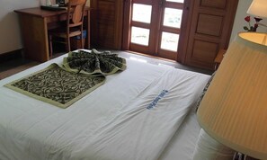 Superior Double Room | Langsir/tirai gelap terus, seterika/papan seterika, Wi-fi percuma