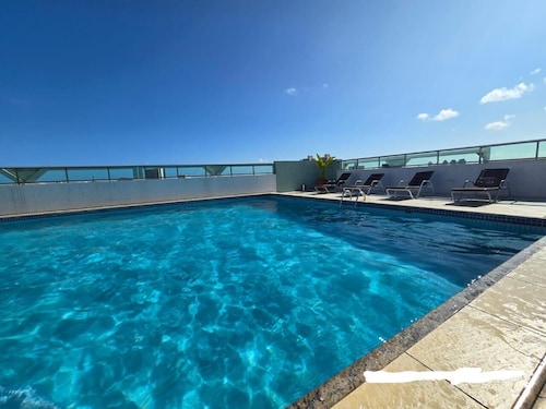 Apartamento de 28mts muito bem localizado, ao lado do Shopping da Bahia.