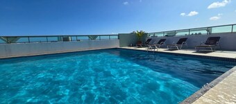 Apartamento de 28mts muito bem localizado, ao lado do Shopping da Bahia.