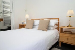 3 bedrooms, iron/ironing board, travel crib, WiFi (free)