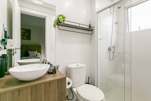 Hårtørrer, håndklæder