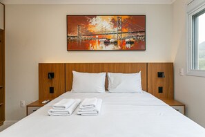 Iron/ironing board, internet, bed sheets