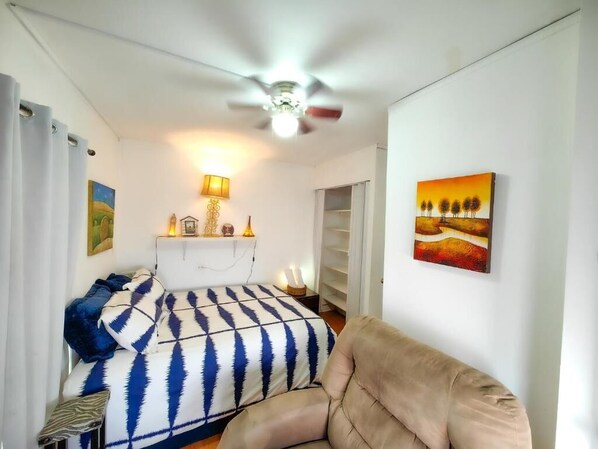 Classic Double Room | Minibar, free WiFi, bed sheets