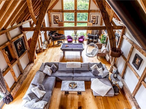 Pass the Keys | The Chilterns Cruck Barn