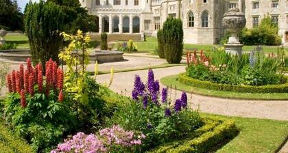 Pass the Keys | The Chilterns Cruck Barn