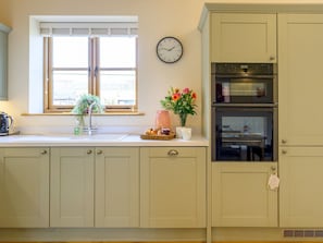 Fridge, microwave, oven, dishwasher - Pass the Keys | The Mill Barns, a charming countryside retreat (Ercall Magna)