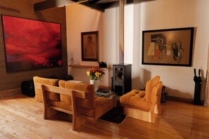 Deluxe Suite, Balcony, City View | Living area - Casa Santa Clara-Colonial Boutique Hotel (Quito)