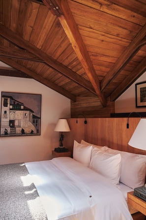 Deluxe Suite, Balcony, City View | In-room safe, blackout drapes, iron/ironing board, free WiFi