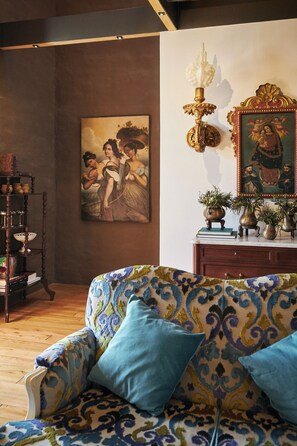 In-room safe, blackout curtains, iron/ironing board, free WiFi - Casa Santa Clara-Colonial Boutique Hotel (Quito)