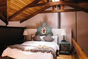 Superior Suite, Balcony, City View - Casa Santa Clara-Colonial Boutique Hotel (Quito)