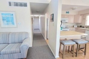 Smart-TV, peis og bøker