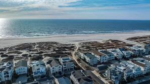 Beach nearby, sun-loungers, beach towels