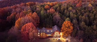 Luxury Shenandoah Cabin w/ Views + Hot Tub + Sauna