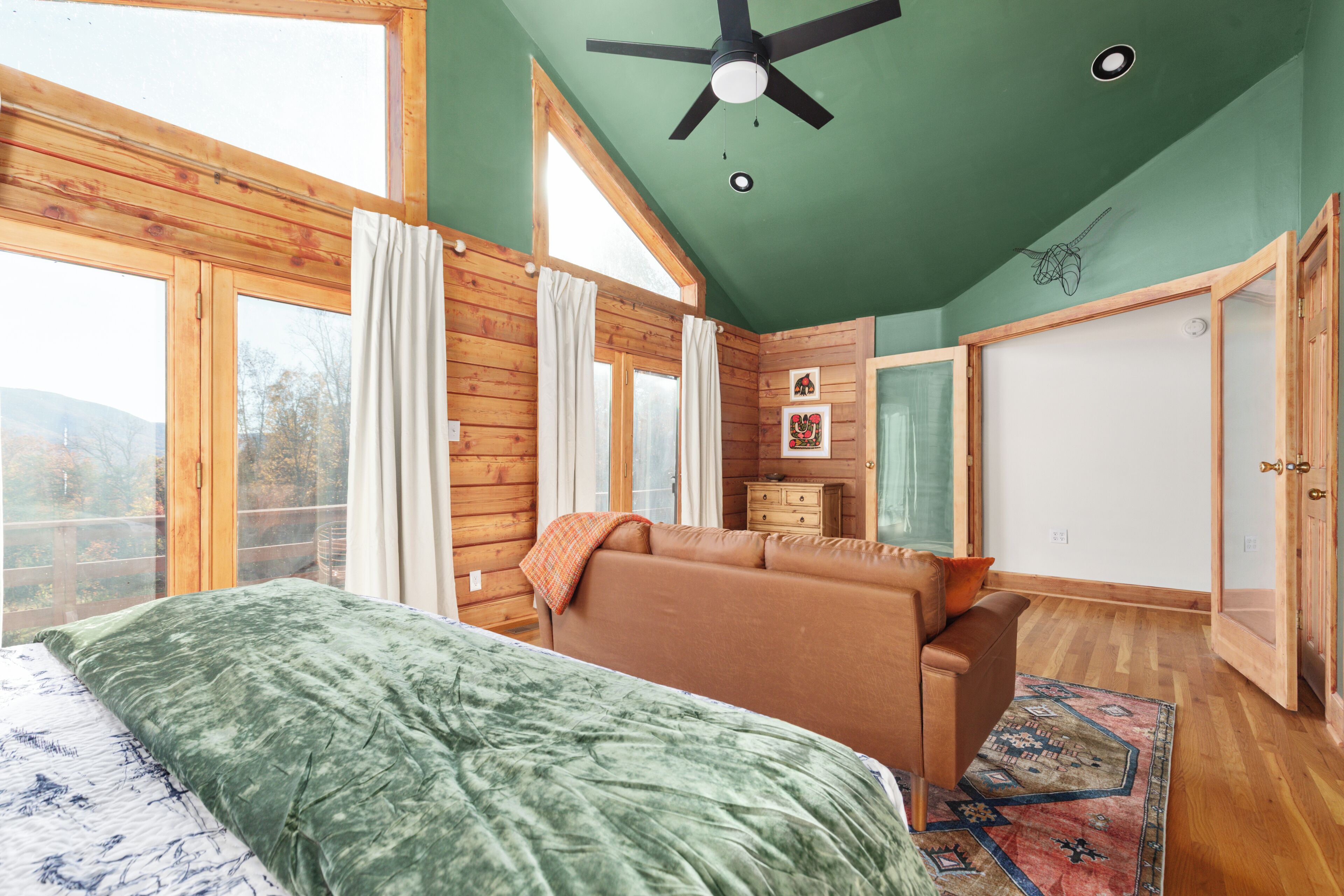 5 bedrooms, iron/ironing board, travel cot, free WiFi