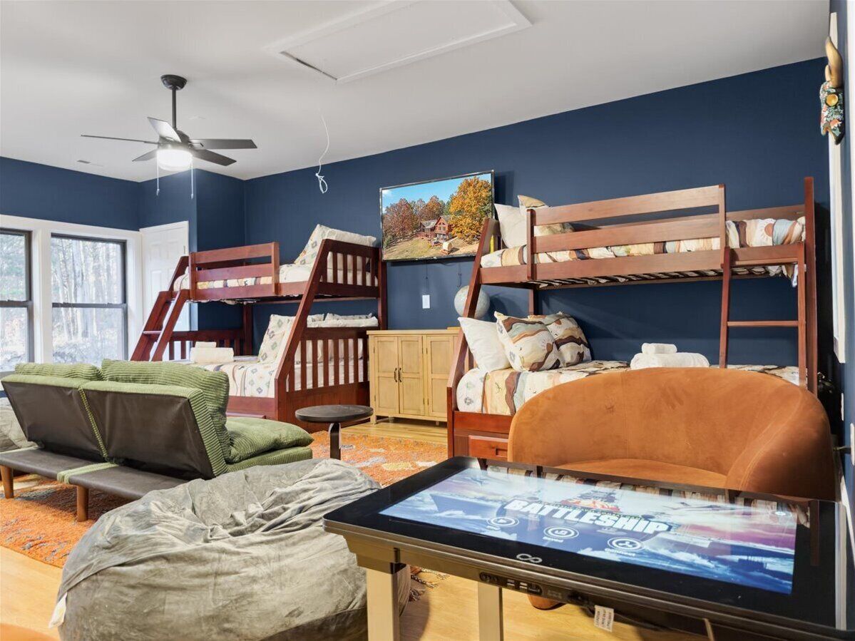 5 soverom, strykejern/-brett, reiseseng for barn og wi-fi (inkludert)