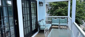 Gorgeous & Airy Custom Downtown Dream Home