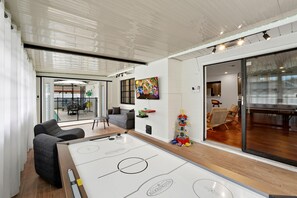 غرفة الألعاب