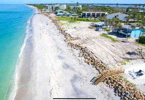 Am Strand, Liegestühle, Strandtücher