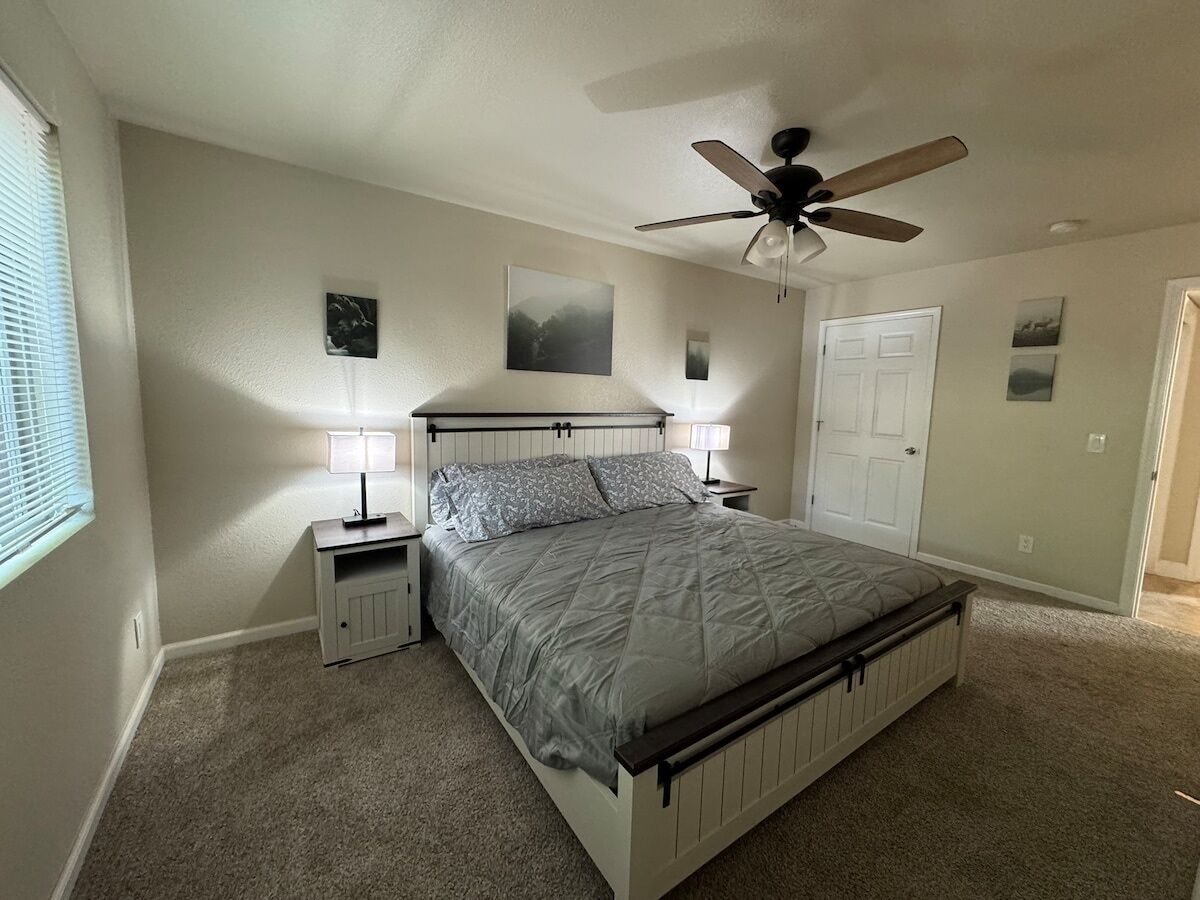 2 bedrooms, iron/ironing board, WiFi (free), bed sheets