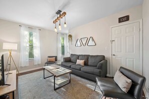 ハウス ベッド (複数台) キッチン ガーデンビュー (The Luxe Pearl Residences) | リビング エリア