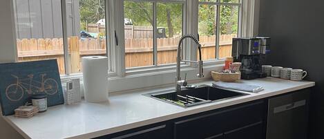 Oven, stovetop, dishwasher