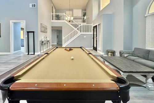 Newly remodeled large family house