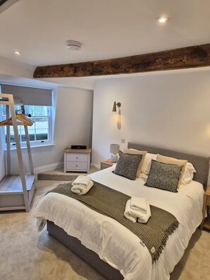 1 bedroom, iron/ironing board, WiFi, bed sheets - The Loft @ 2 Bath Street (Bath)