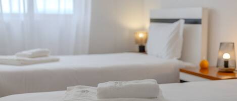 Iron/ironing board, Internet, bed sheets