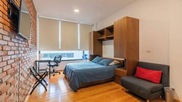 Departamento clásico, para no fumadores, vista a la ciudad | Tabla de planchar con plancha y wifi gratis