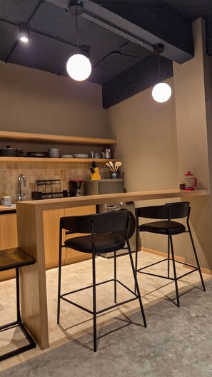 Departamento Deluxe, para no fumadores, en edificio contiguo | Cocina privada