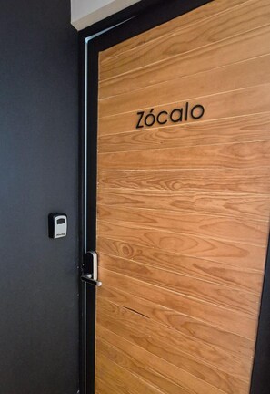 Suite básica, para no fumadores, en edificio contiguo | Tabla de planchar con plancha y wifi gratis 