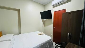 Basic Single Room | Bathroom