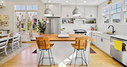 Sparkling & Joyful Charlottesville Cottage