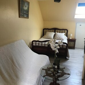 مكواة/لوح كي وواي فاي وملاءات أسرّة