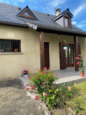 تفاصيل الفندق من الخارج