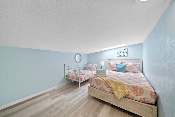 Desk, iron/ironing board, travel cot, WiFi