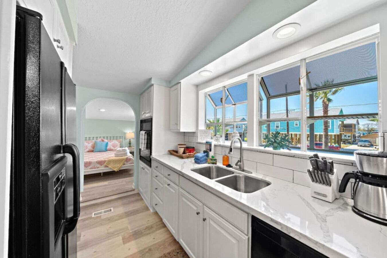 Refrigerador, microondas, horno, placa de cocina