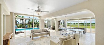 Villa with Private Pool, Game Room & 5+ Acres