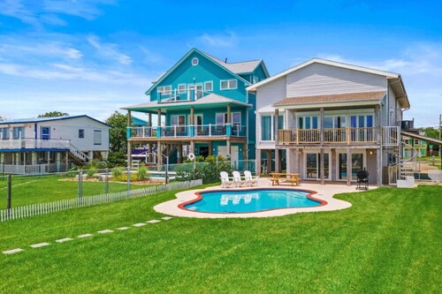 Waterfront Bay Home with Pool & Private Pier