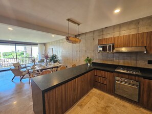 Superior Apartment, Balcony, Garden View | Private kitchen