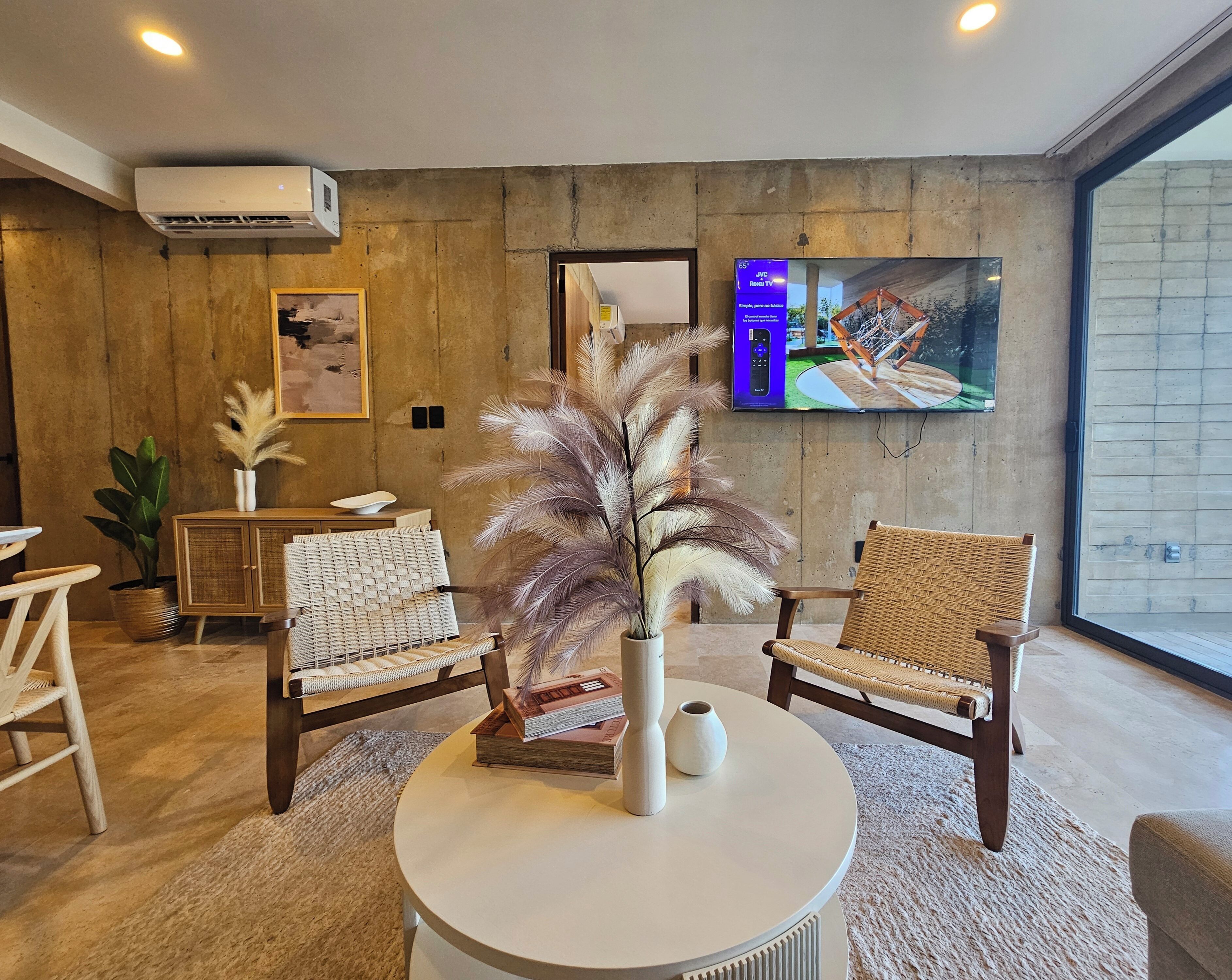 Suite – premium, balkong, bassengutsikt | Oppholdsområde