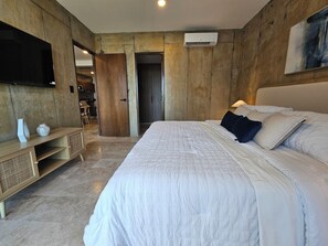 In-room safe, iron/ironing board, free WiFi