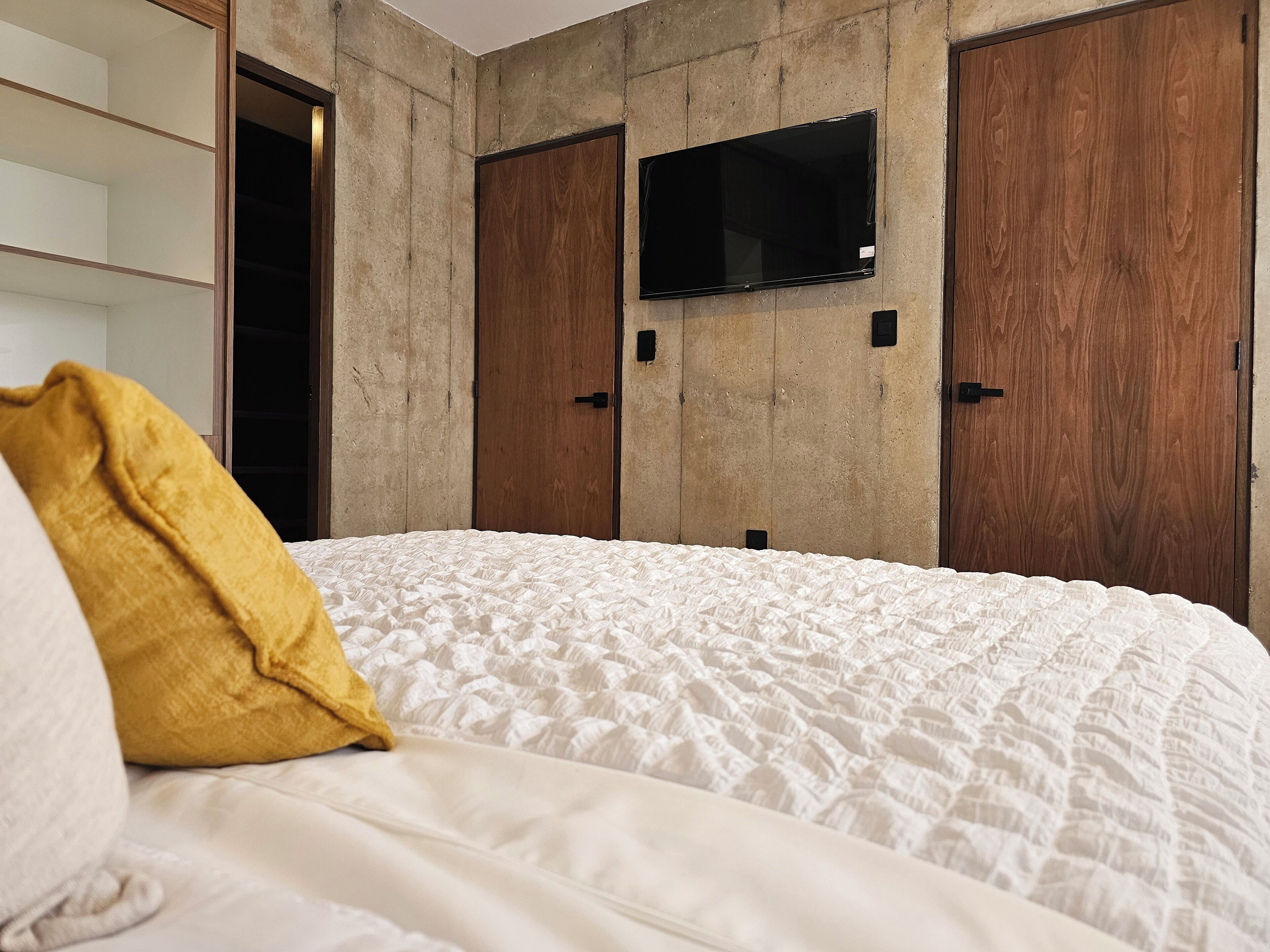 Camera Deluxe | Una cassaforte in camera, ferro/asse da stiro, Wi-Fi gratuito