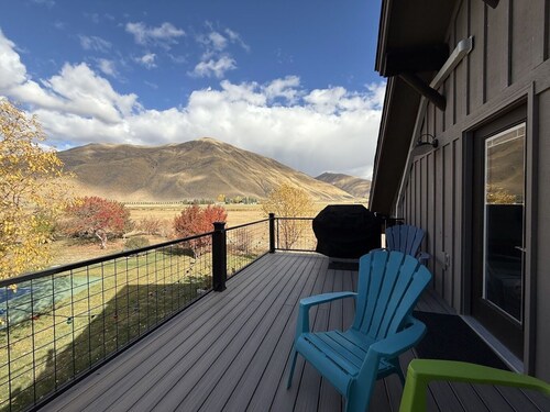 Unwind at Lookout Retreat - Your Mountain Escape near Sun Valley