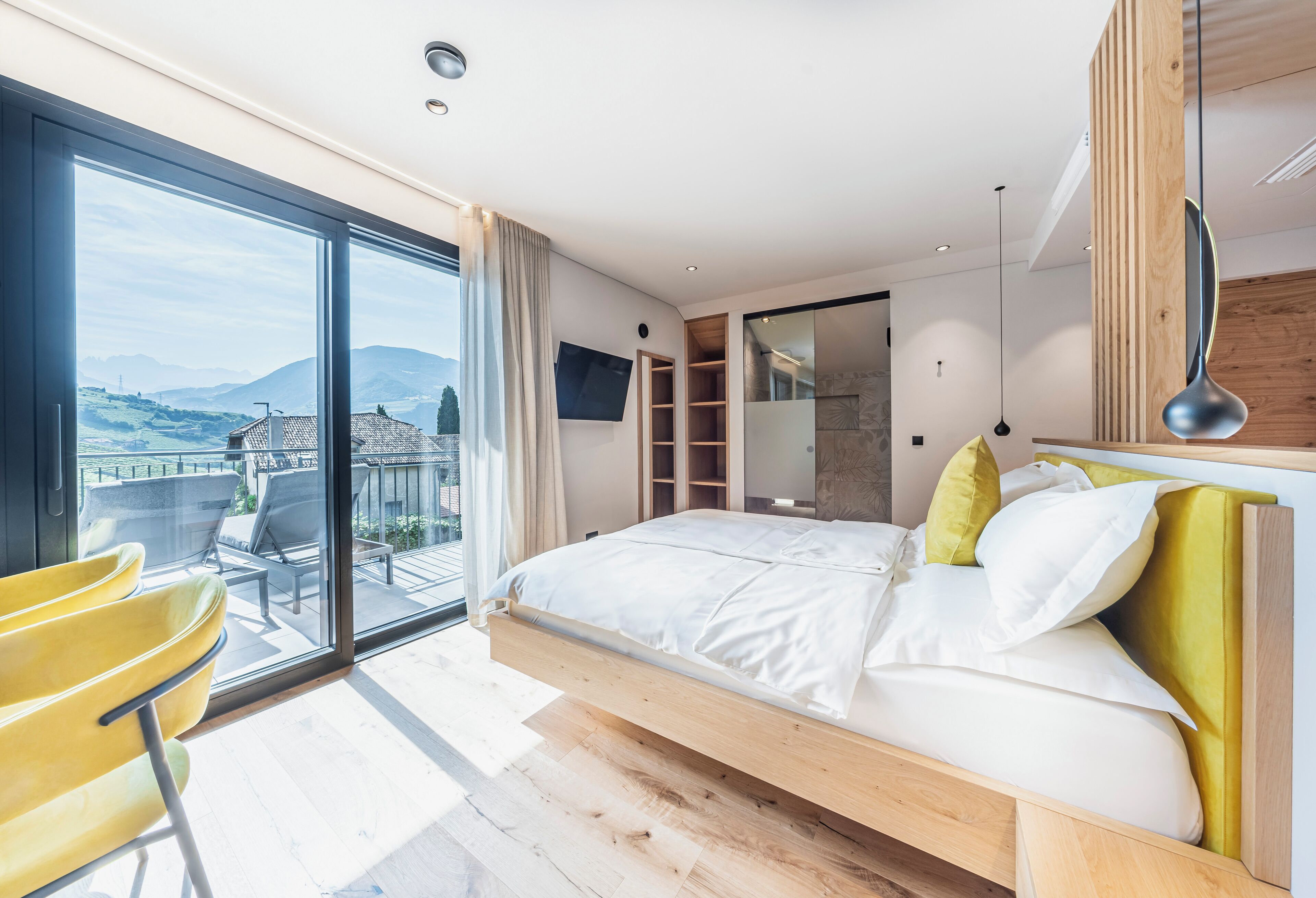 1 bedroom, iron/ironing board, travel crib, WiFi