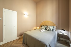 2 chambres, fer et planche à repasser, Wi-Fi, draps fournis